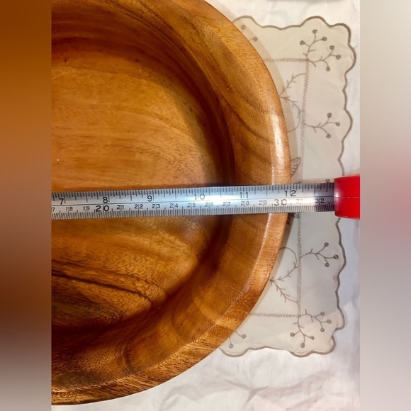 Large Vintage Wood walnut tone‎ Salad bowl 12”x11” with matching wood servers - Picture 14 of 16